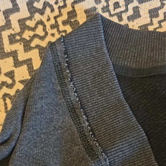 American Eagle Outfitters Charcoal Drop Shoulder Cropped Deep V Sweatshirt. - Picture 4 of 4